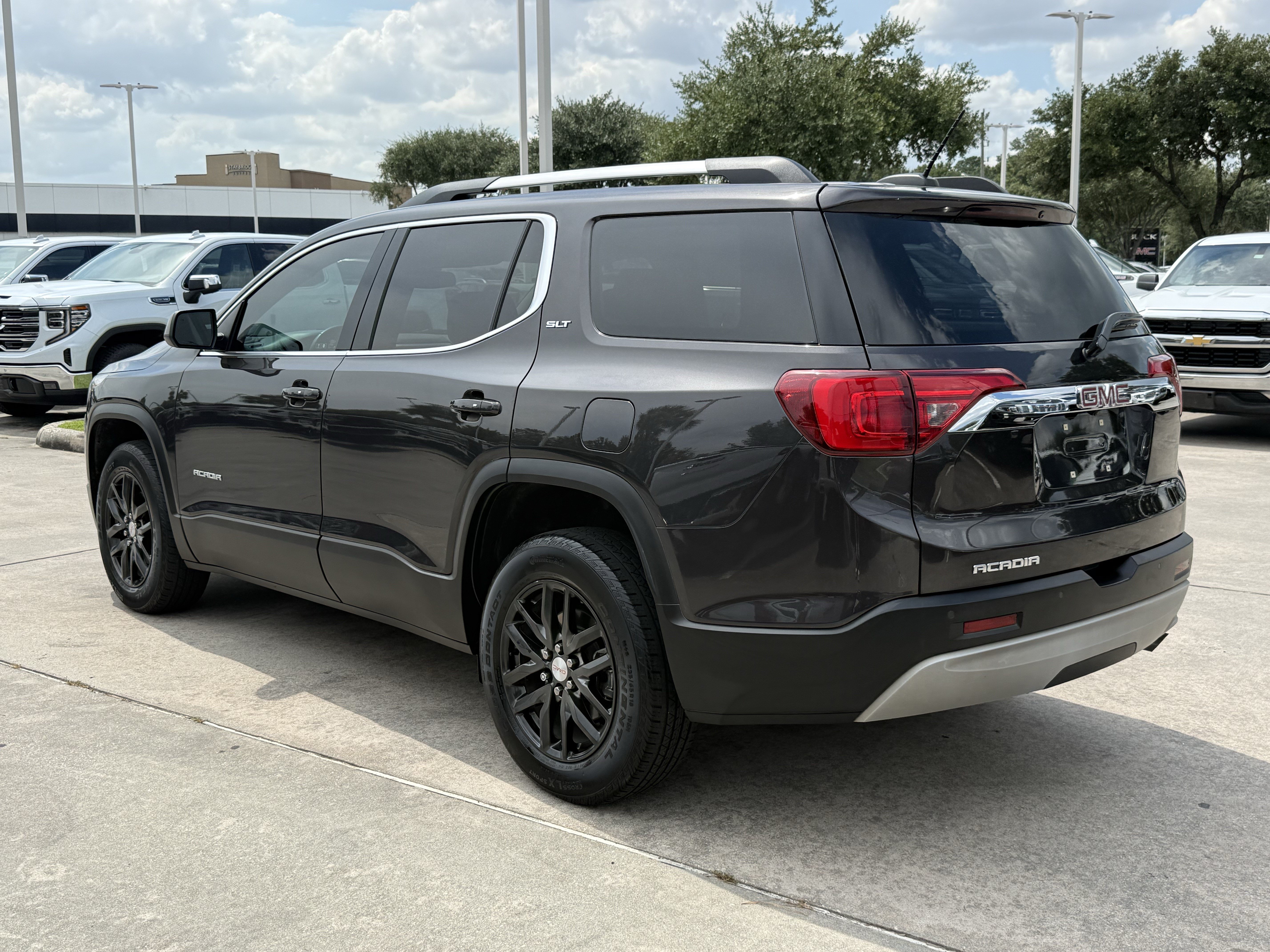 Used 2019 GMC Acadia SLT w/ LPO, Floor Liner Package FWD image 7