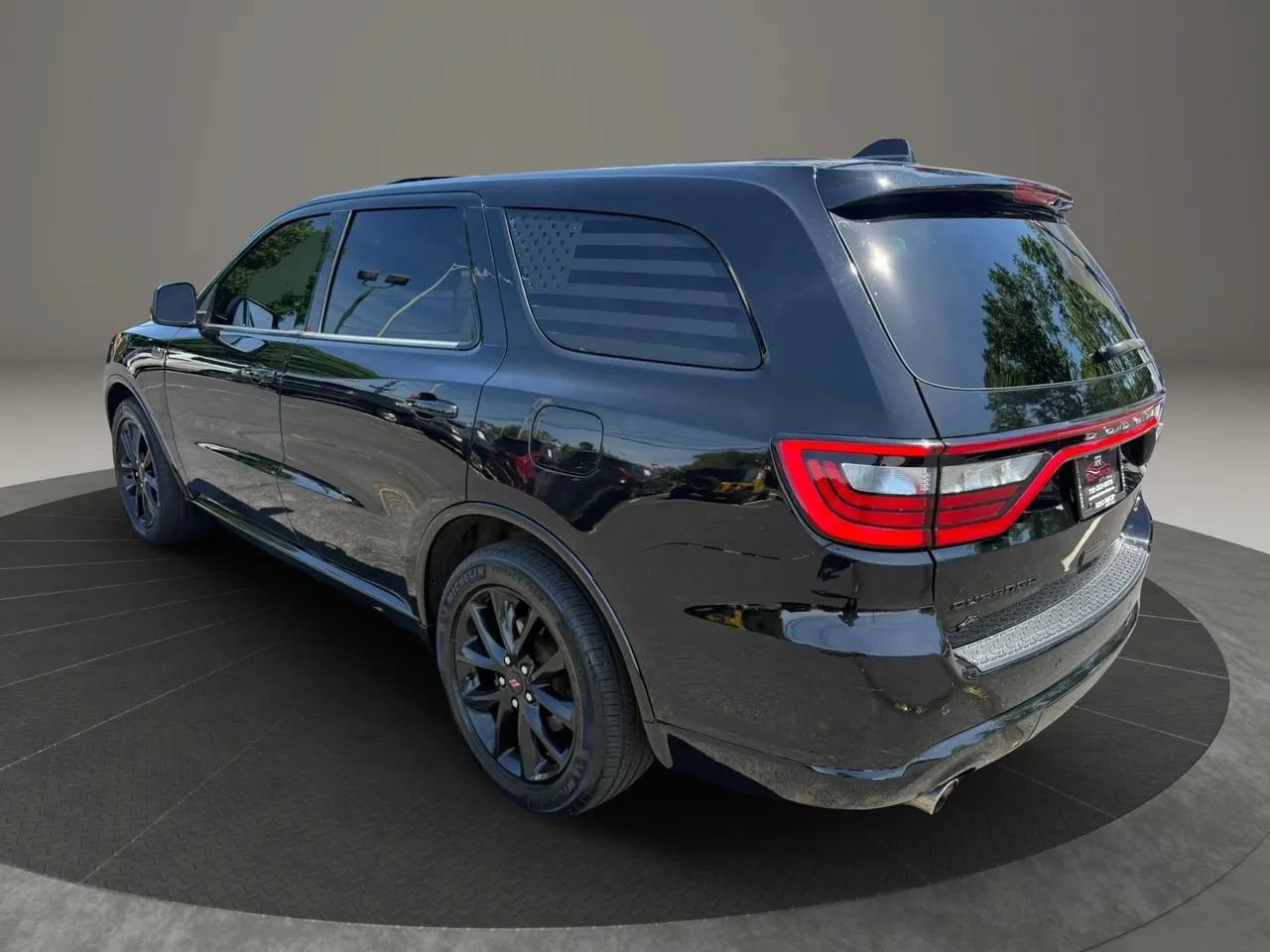 Used 2018 Dodge Durango R/T w/ Technology Group AWD/4WD image 9