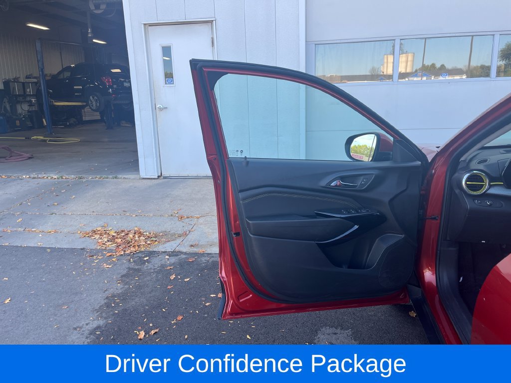 Used 2024 Chevrolet Trax LT w/ Driver Confidence Package FWD image 13