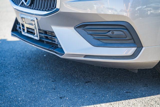 Used 2019 Volvo S60 T5 Momentum w/ Premium Package FWD image 12