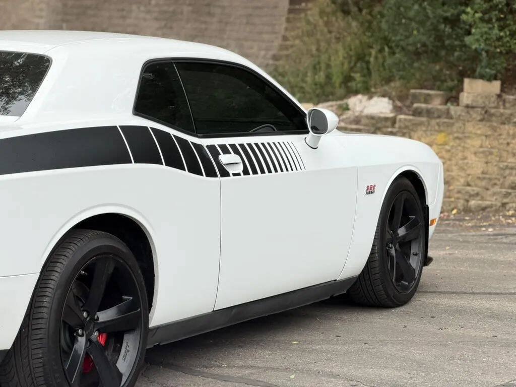 Used 2012 Dodge Challenger SRT8 RWD image 9
