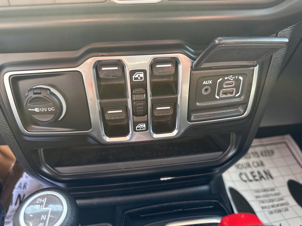 Used 2021 Jeep Wrangler Sport image 32
