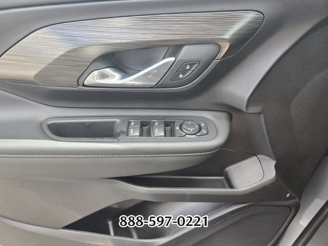 Used 2024 GMC Terrain SLE FWD image 32