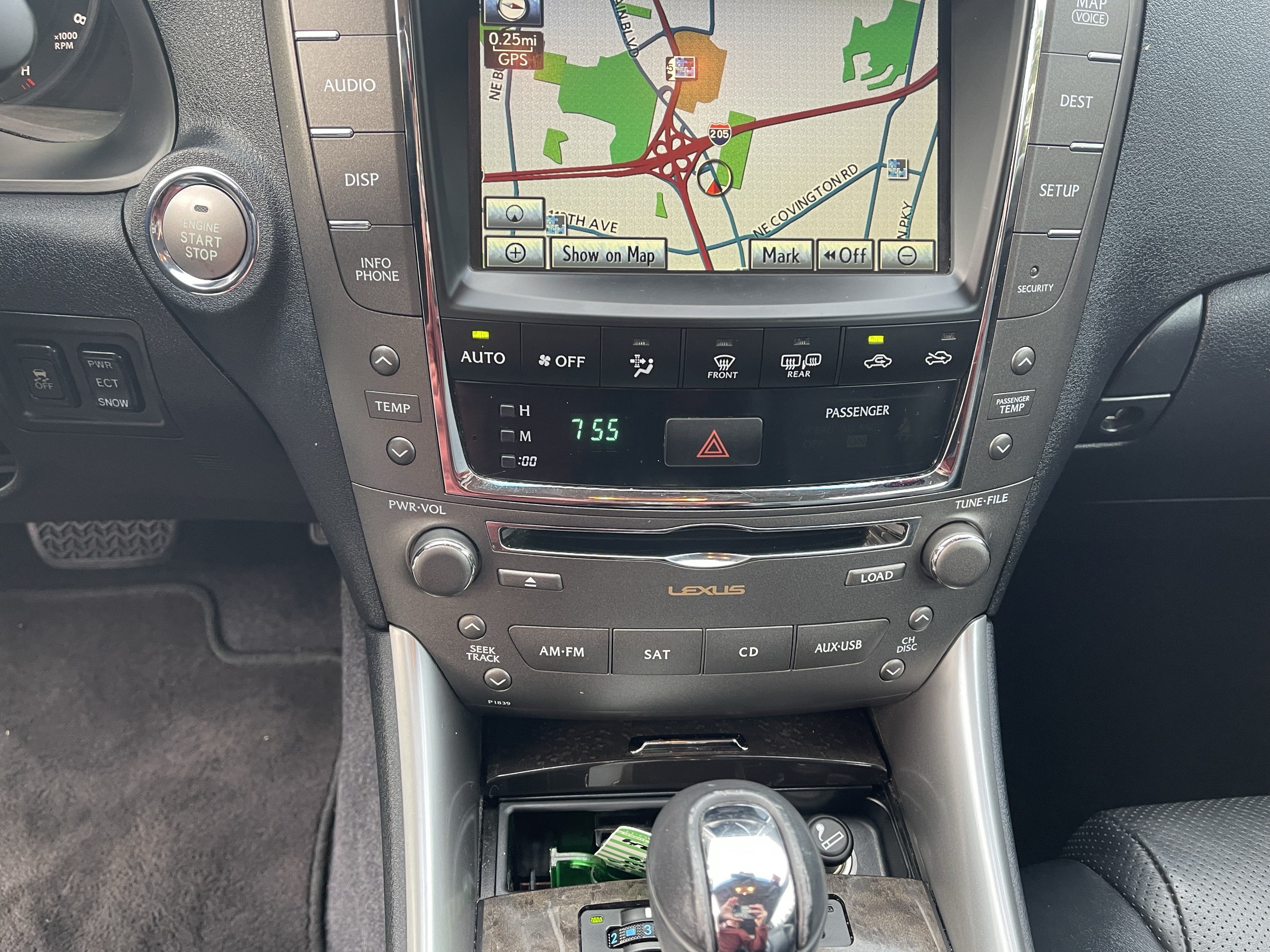 Used 2010 Lexus IS 250C w/ Luxury Pkg RWD image 19