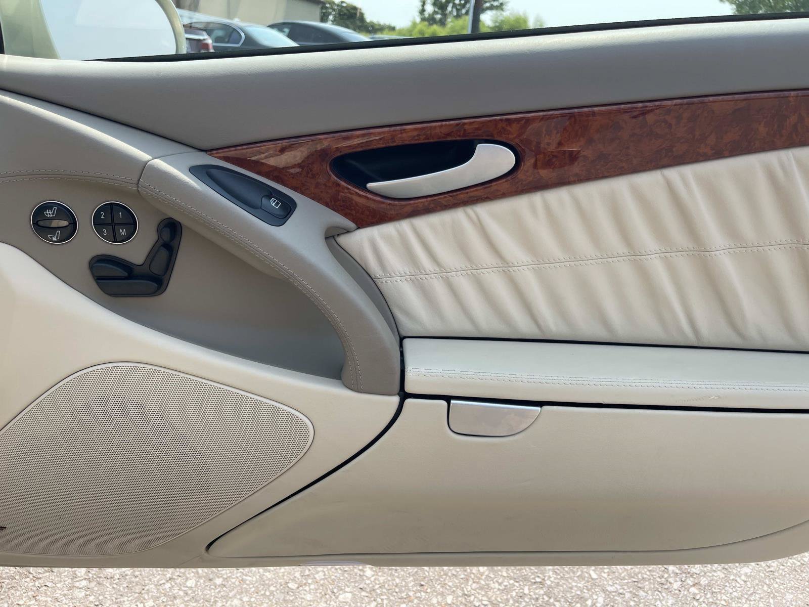 Used 2005 Mercedes-Benz SL 600 image 16