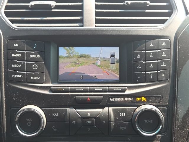 Used 2016 Ford Explorer XLT AWD/4WD image 30