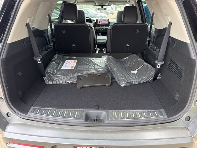New 2026 Nissan Pathfinder SL image 21
