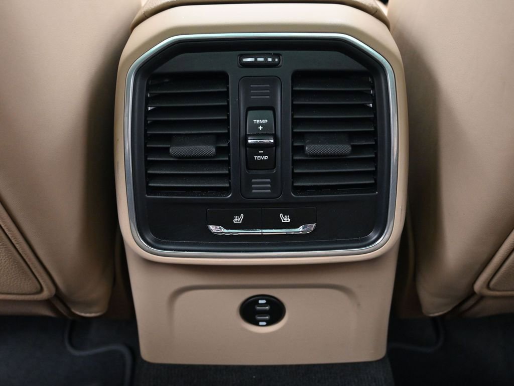 Certified 2022 Porsche Macan S image 8