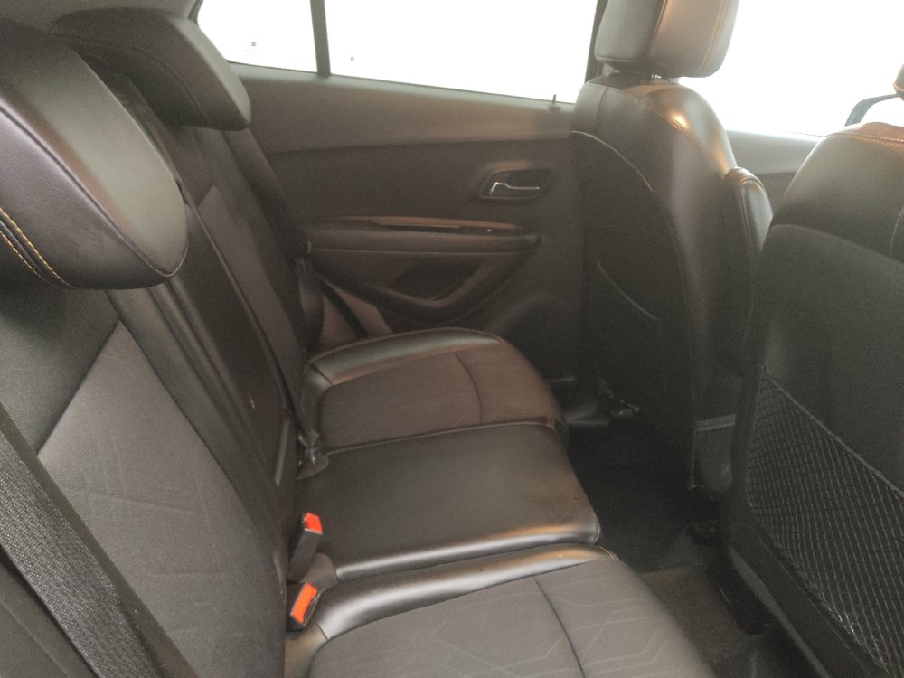 Used 2018 Chevrolet Trax LT w/ Sun & Sound Package FWD image 19