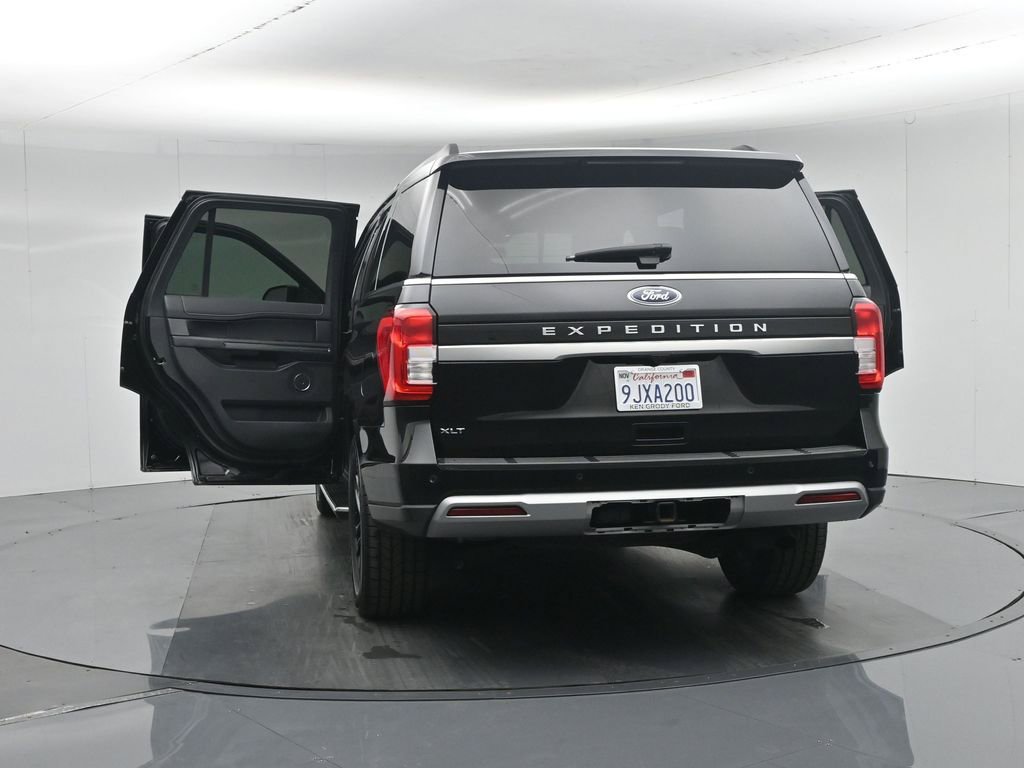 Used 2023 Ford Expedition XLT image 37