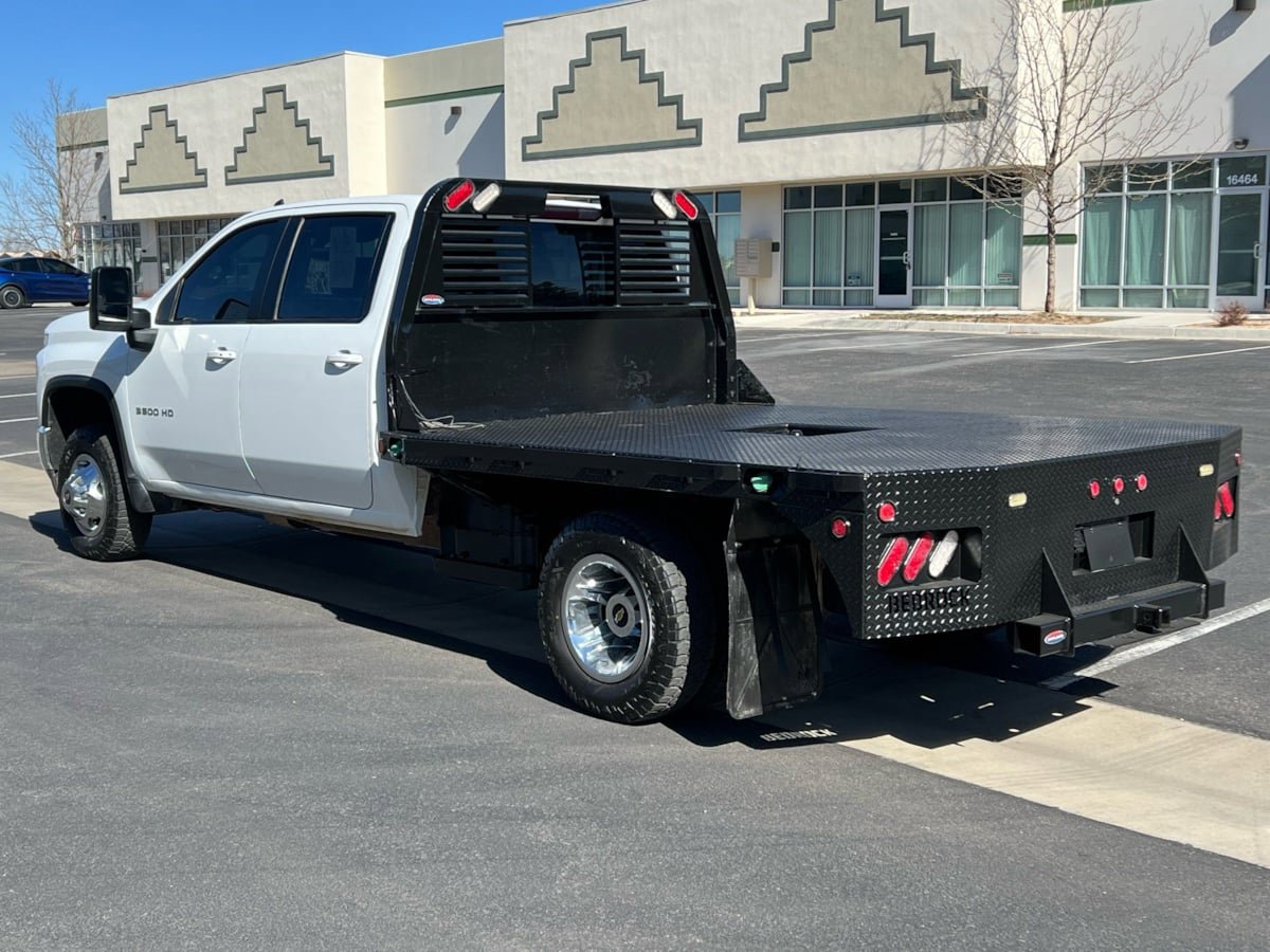 Used 2022 Chevrolet Silverado 3500 LT w/ Convenience Package AWD/4WD image 5