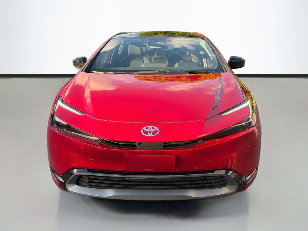 Used 2023 Toyota Prius Limited w/ Limited Premium Package FWD image 2
