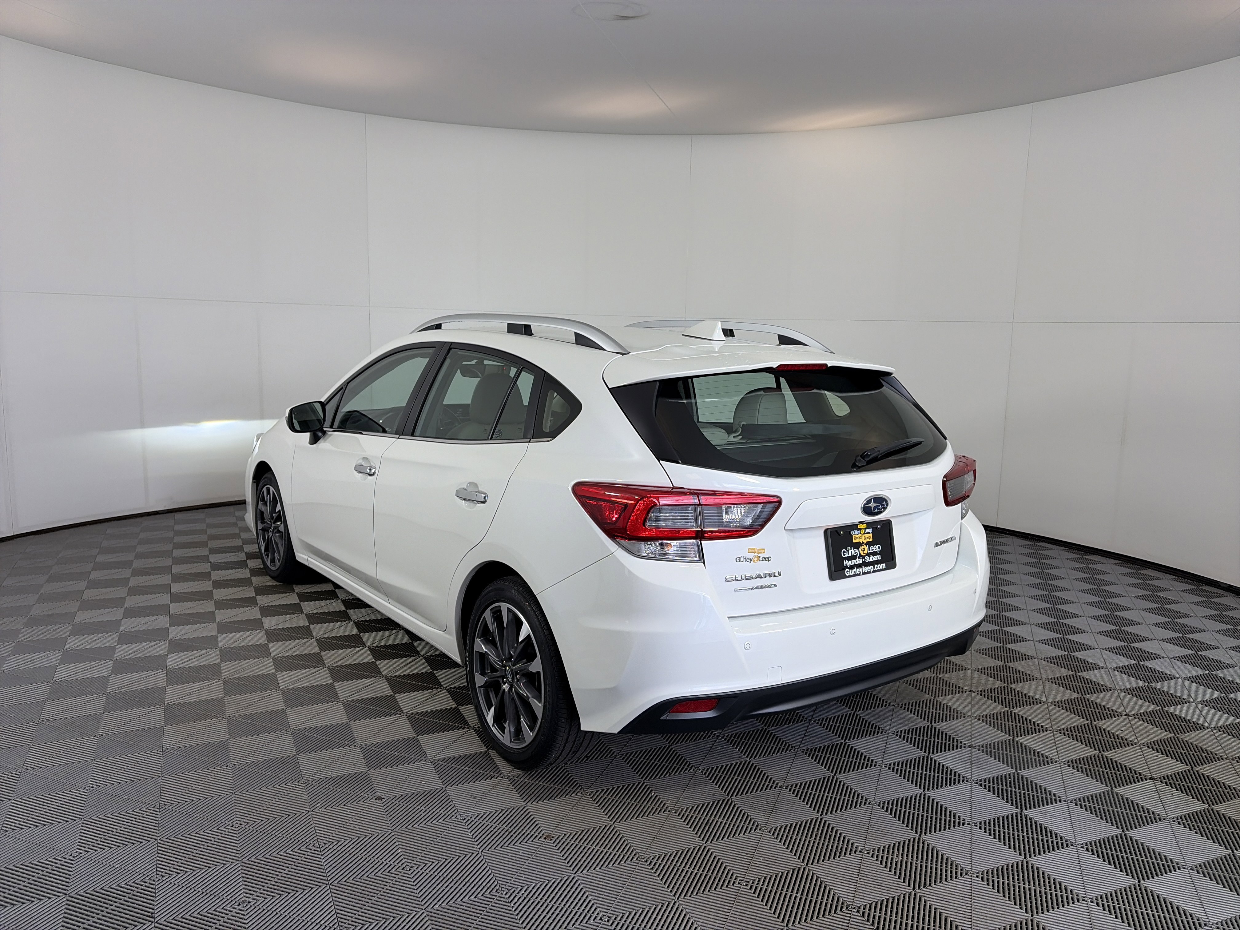 Used 2023 Subaru Impreza 2.0i Limited image 3