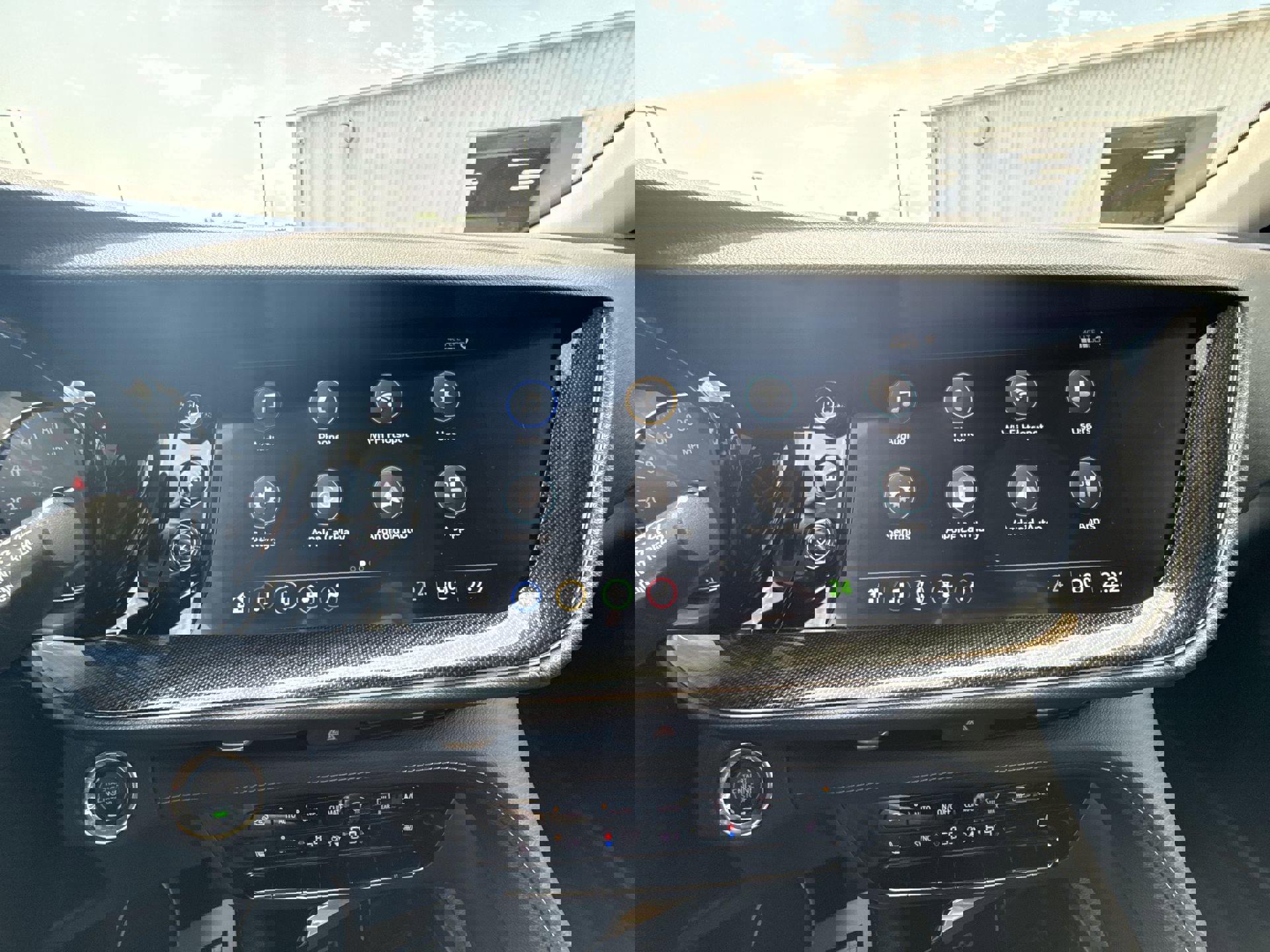 Used 2023 Buick Envision Essence image 13