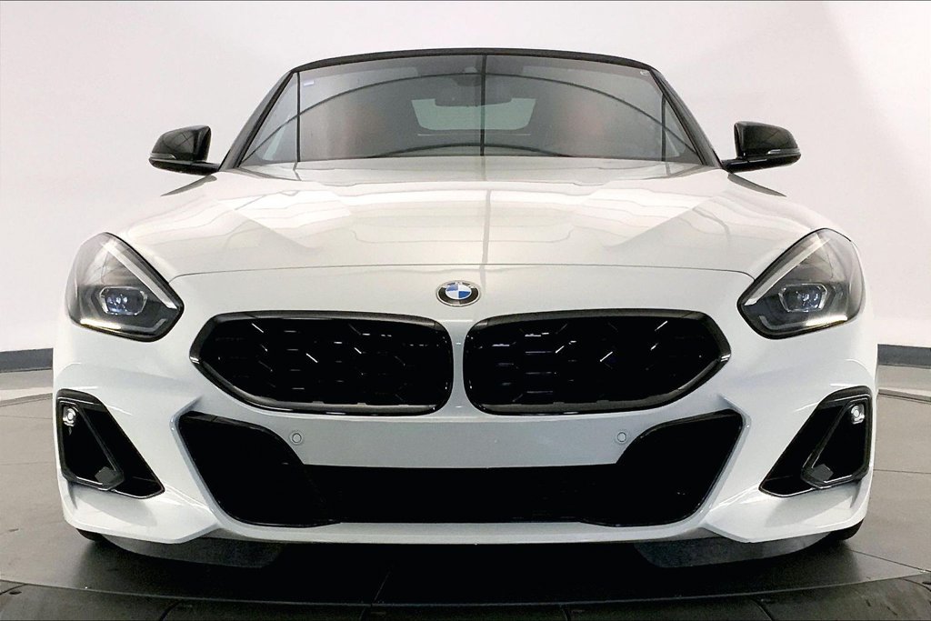Certified 2023 BMW Z4 M40i w/ Premium Package RWD image 2