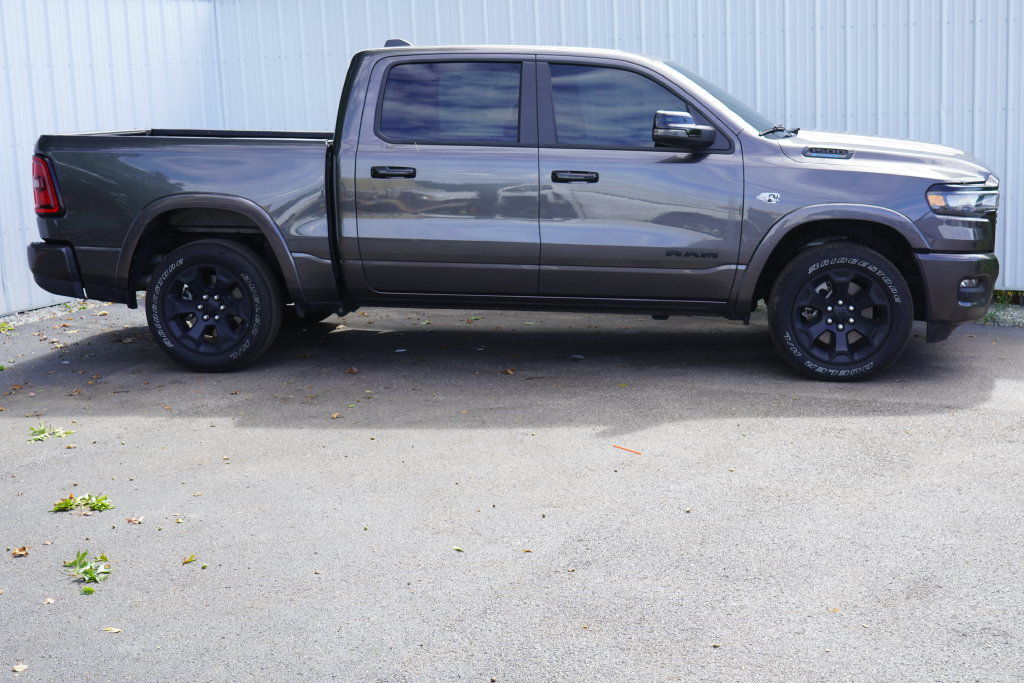 Used 2026 RAM 1500 Big Horn AWD/4WD image 2