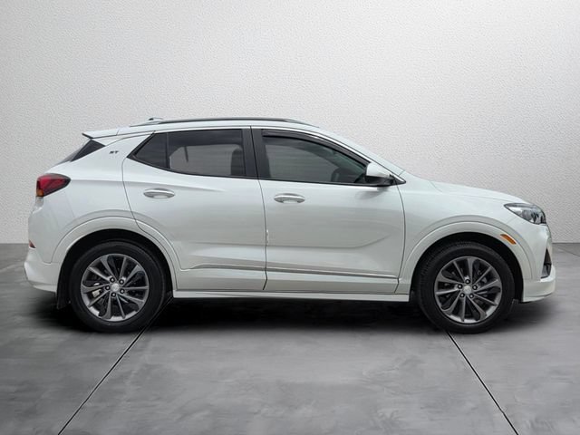 Used 2022 Buick Encore GX Select w/ Sport Touring Package FWD image 5