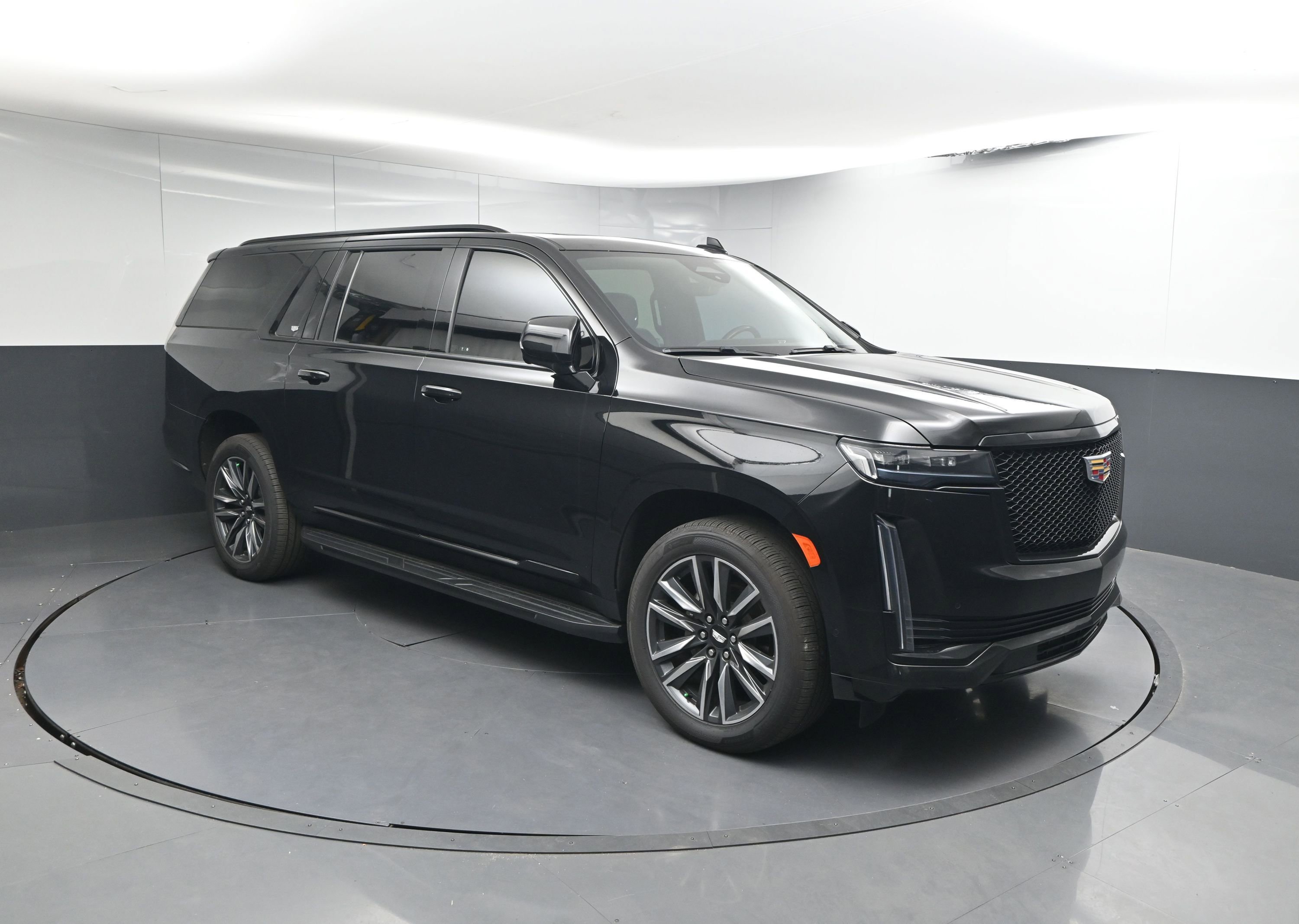 Used 2023 Cadillac Escalade ESV Sport image 1