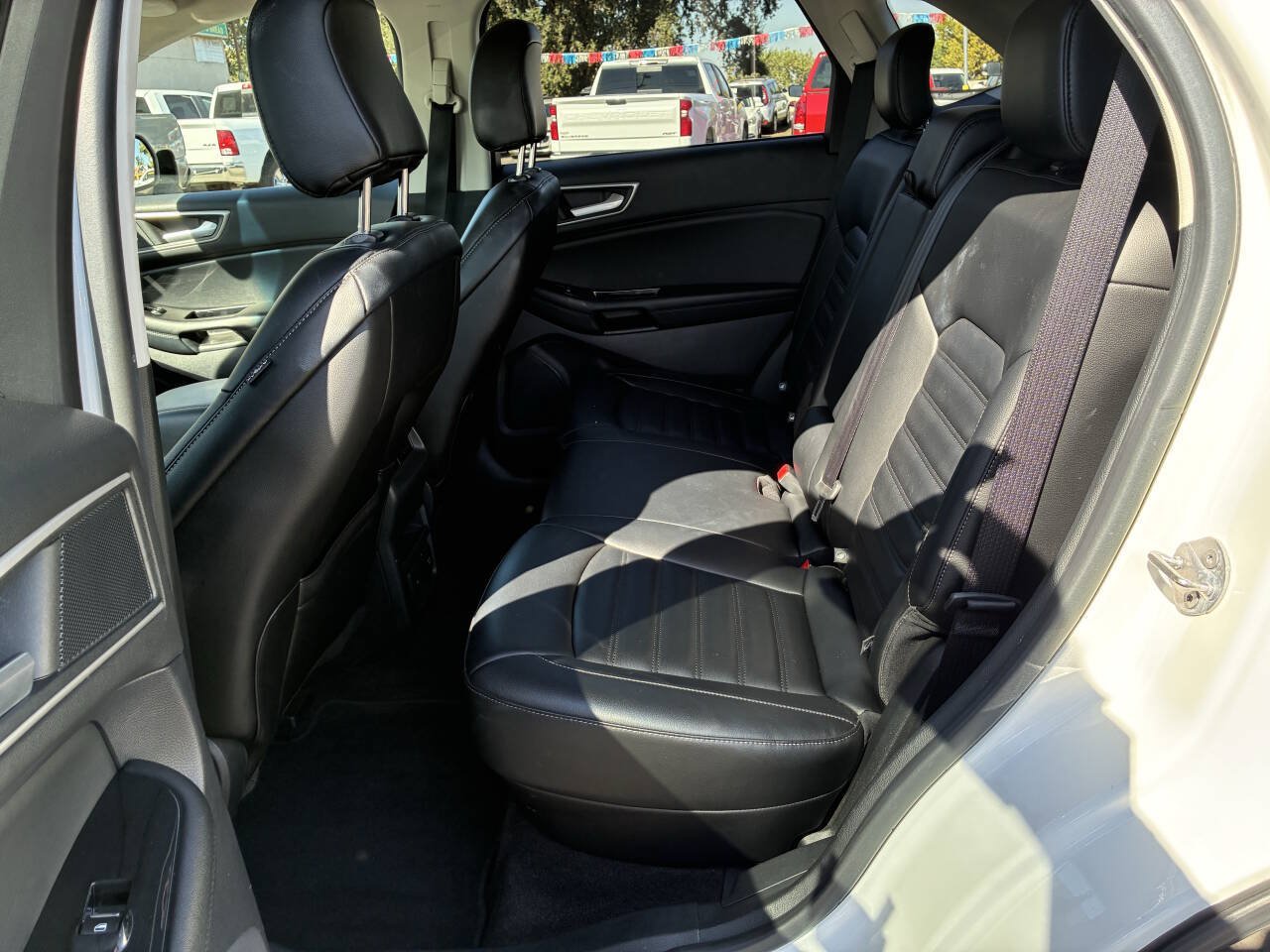 Used 2020 Ford Edge SEL w/ Convenience Package FWD image 4