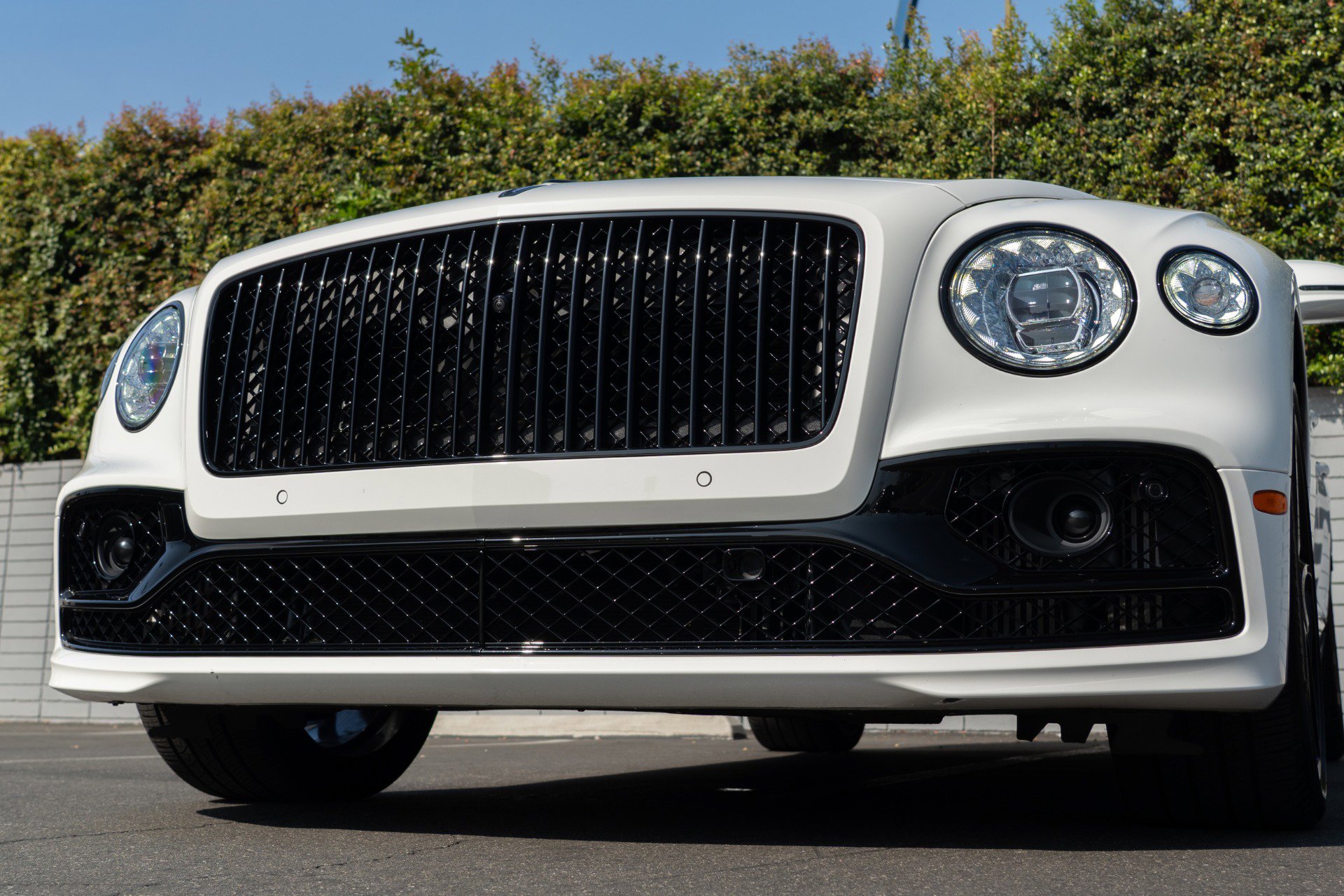 Used 2024 Bentley Flying Spur V8 image 18