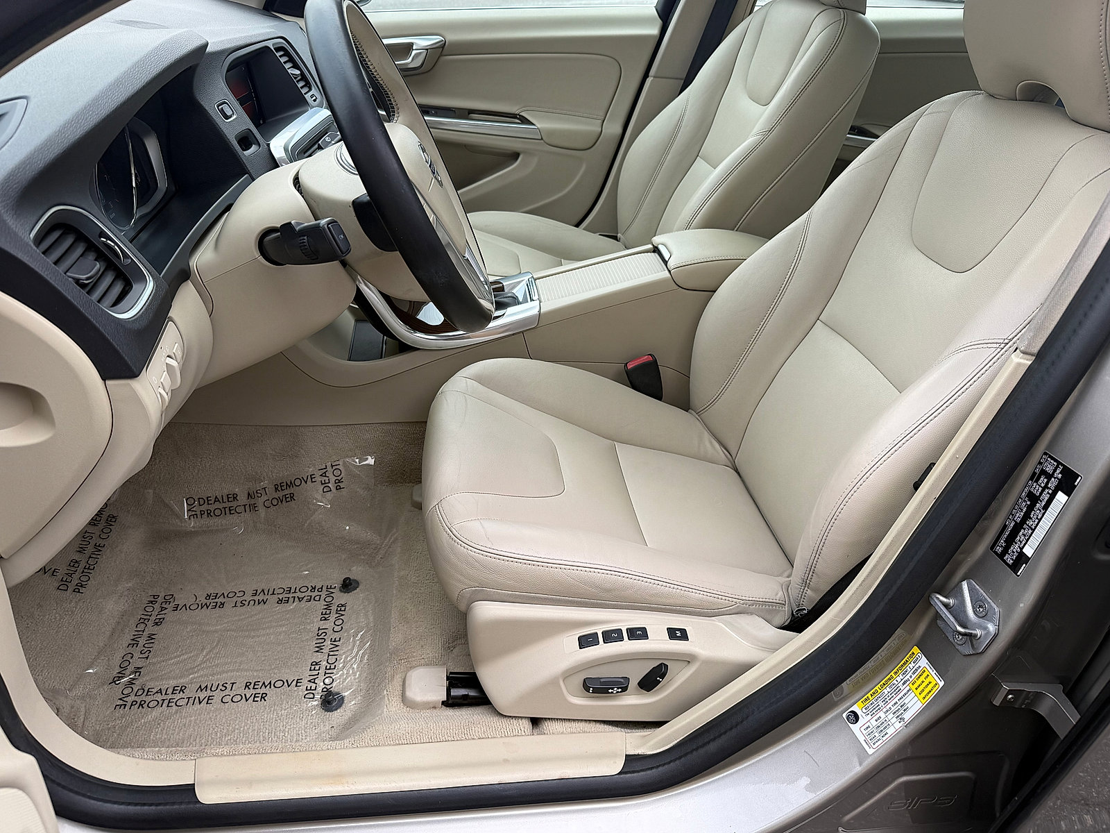 Used 2016 Volvo S60 T5 Premier image 32