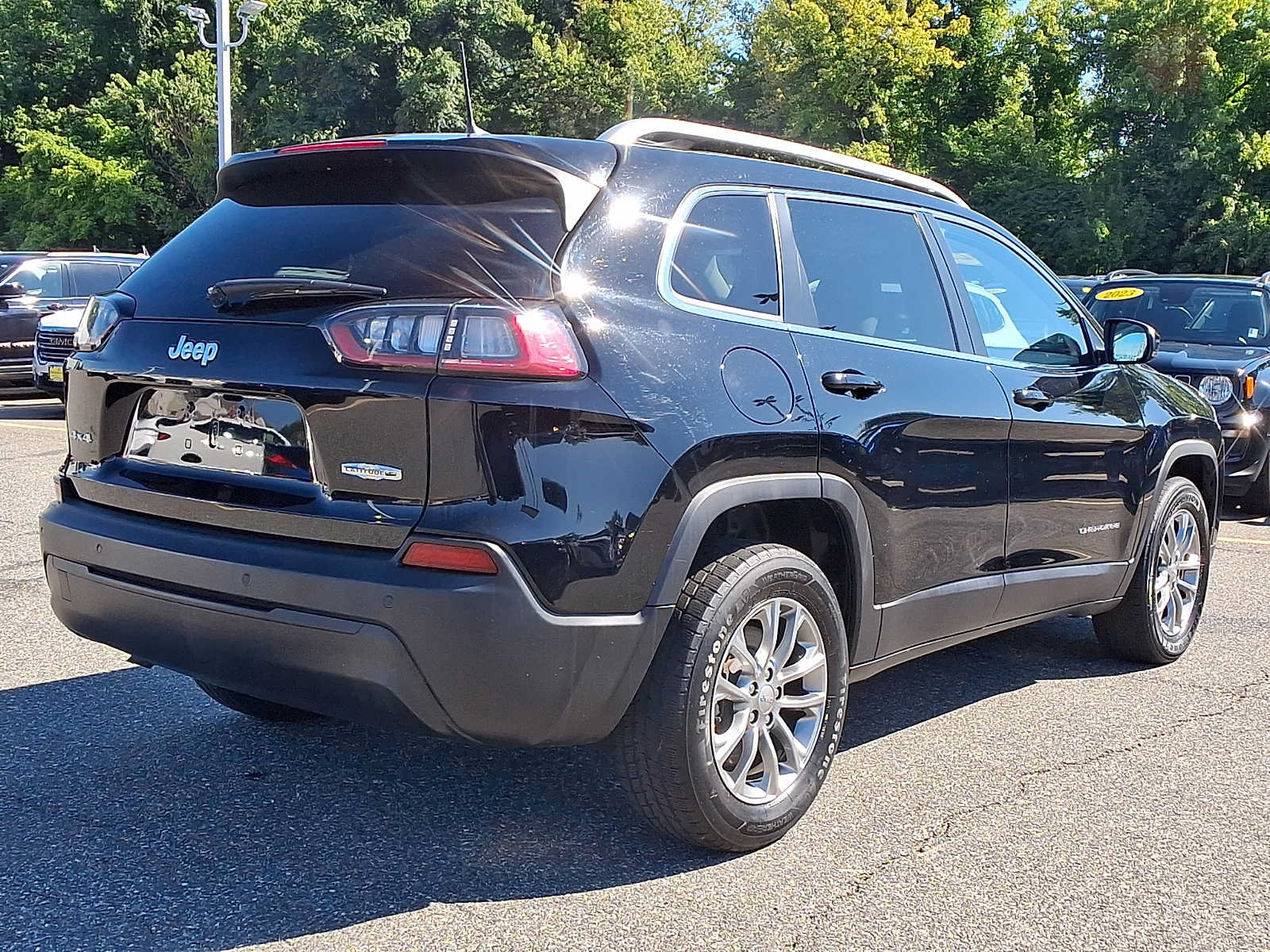 Used 2021 Jeep Cherokee Latitude Plus AWD/4WD image 6