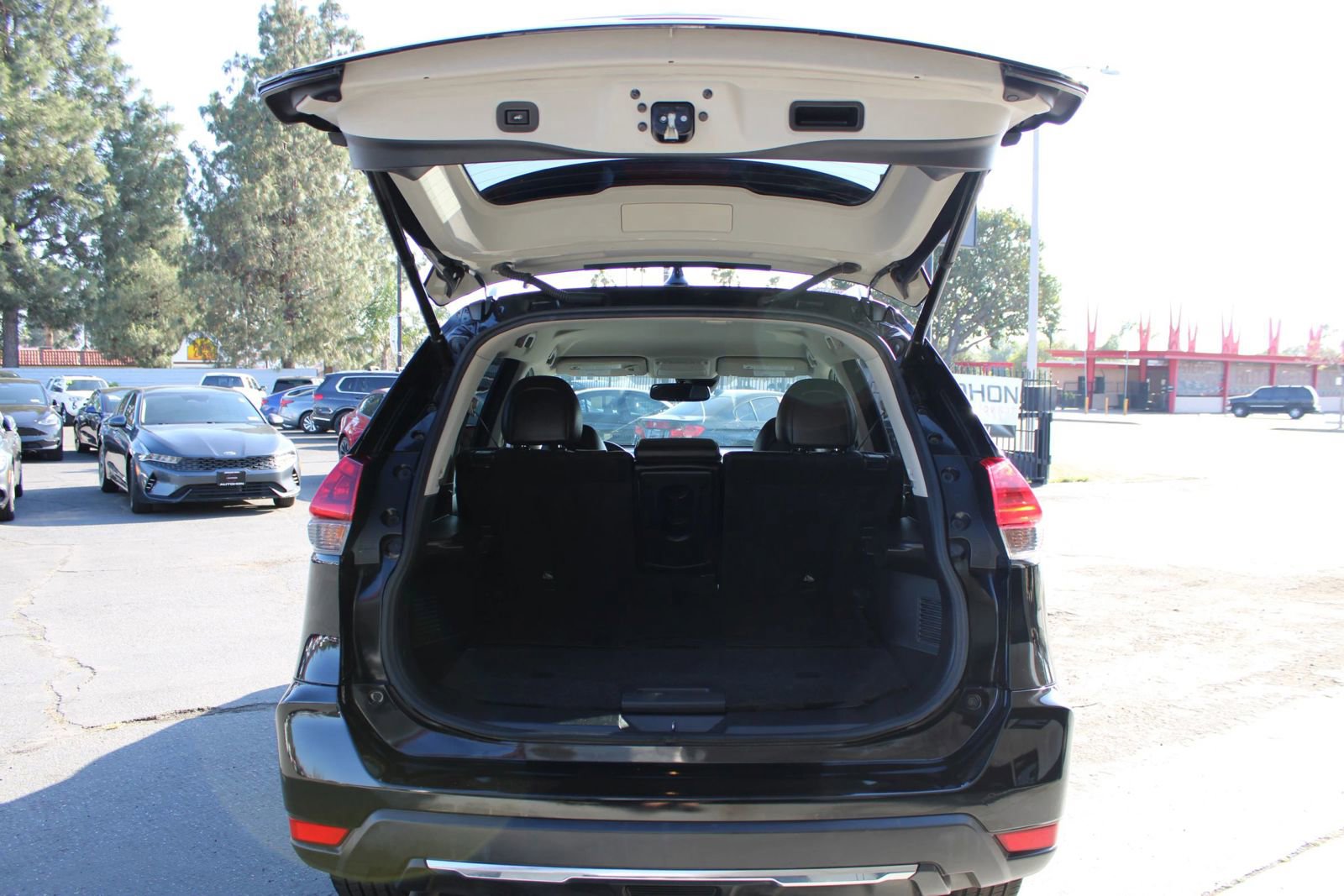 Used 2018 Nissan Rogue SL image 33