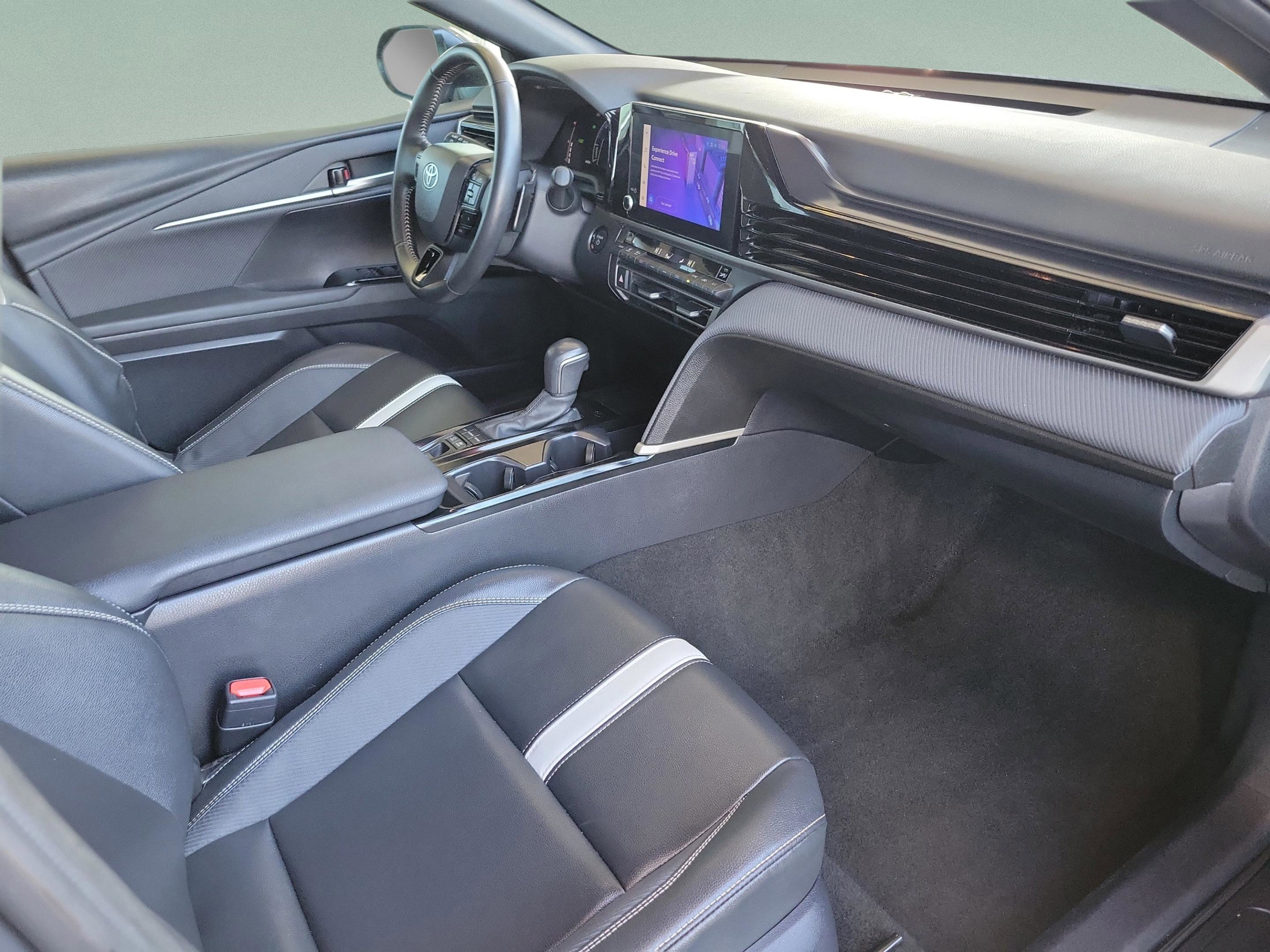 Used 2025 Toyota Camry SE image 20