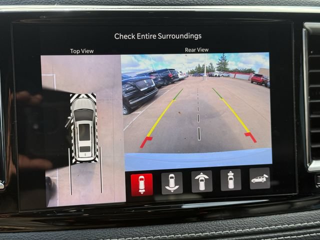 Used 2024 Chrysler Pacifica Limited FWD image 18