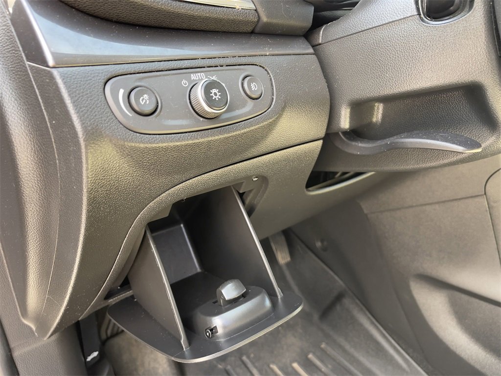 Used 2018 Buick Encore Premium w/ Experience Buick Package image 17