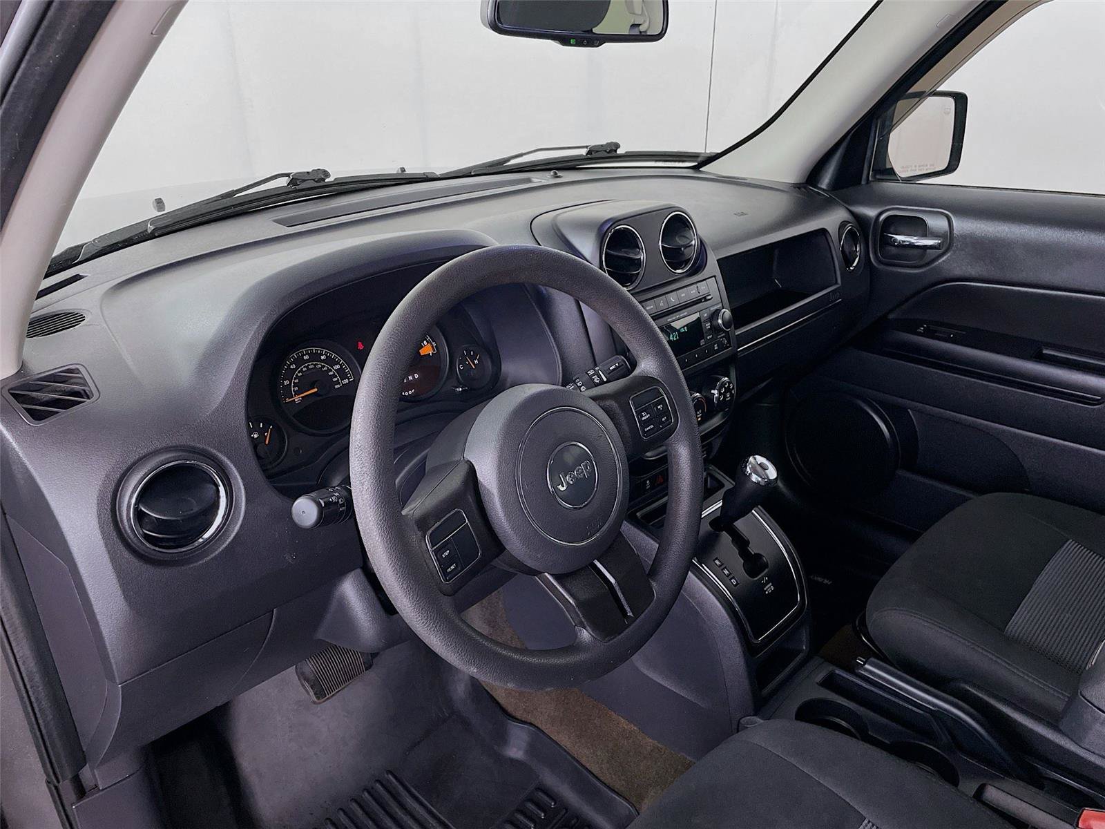 Used 2017 Jeep Patriot Sport w/ Power Value Group AWD/4WD image 12