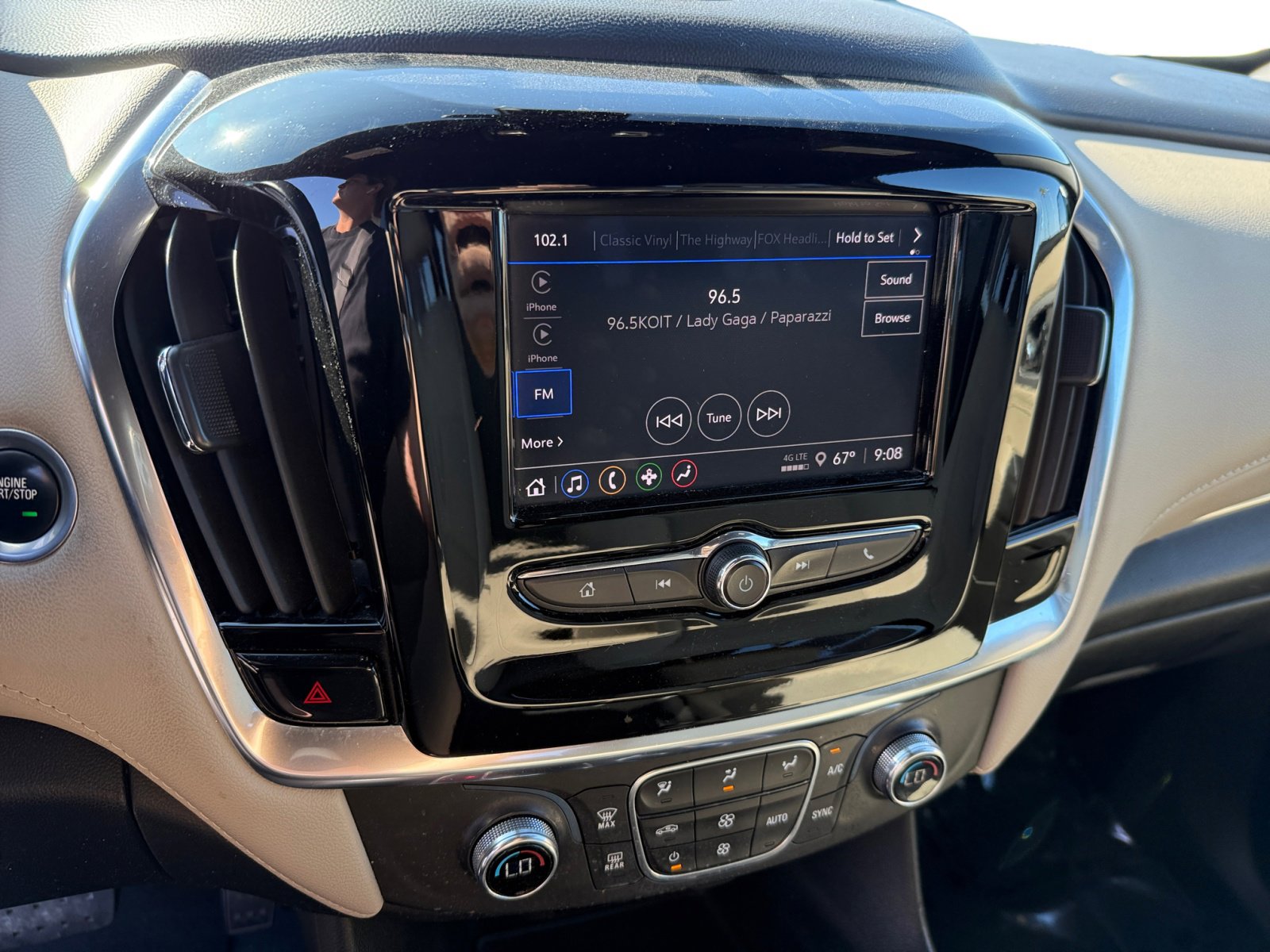 Used 2022 Chevrolet Traverse LS image 12