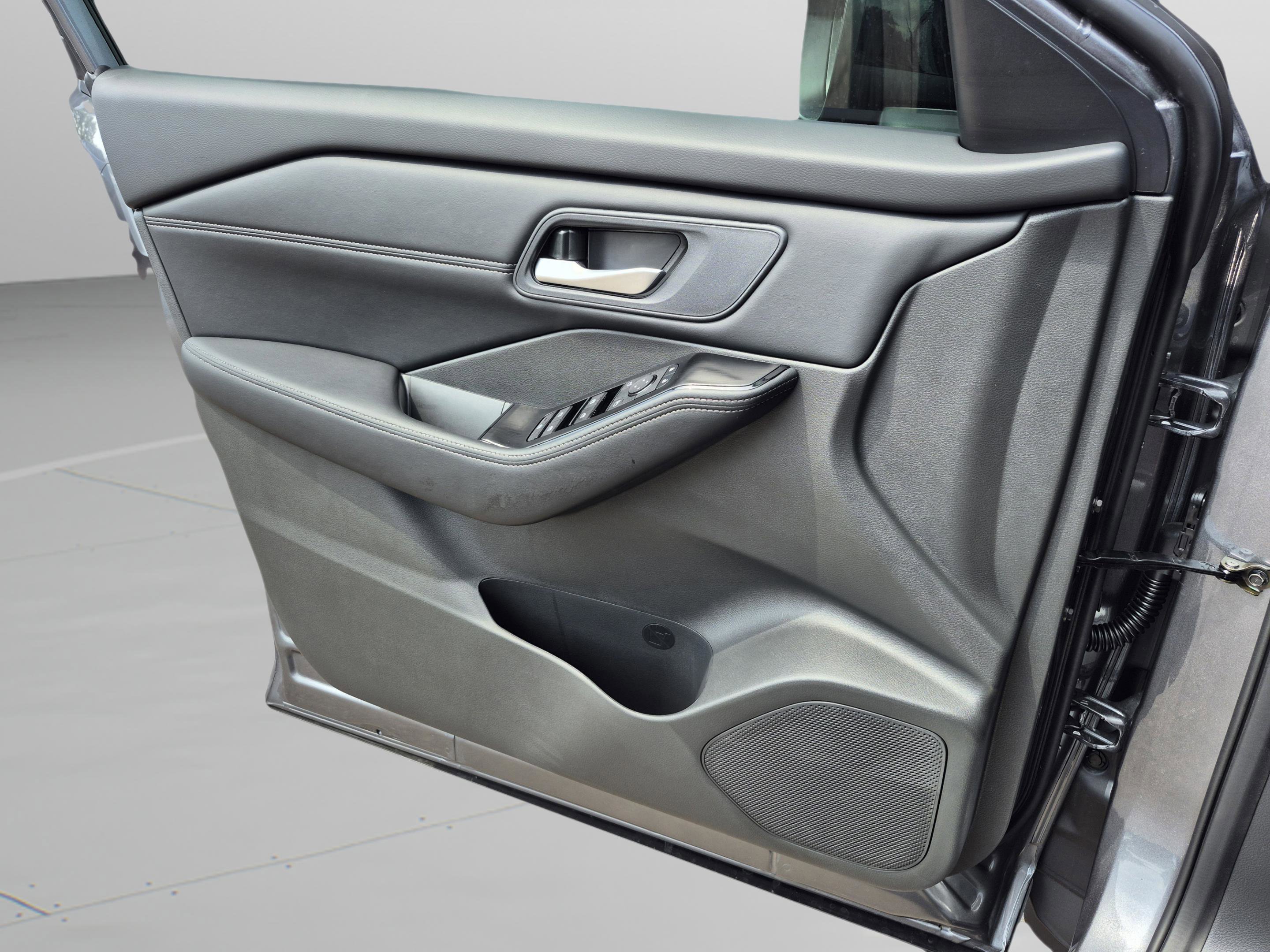 New 2026 Nissan Rogue SV FWD image 24