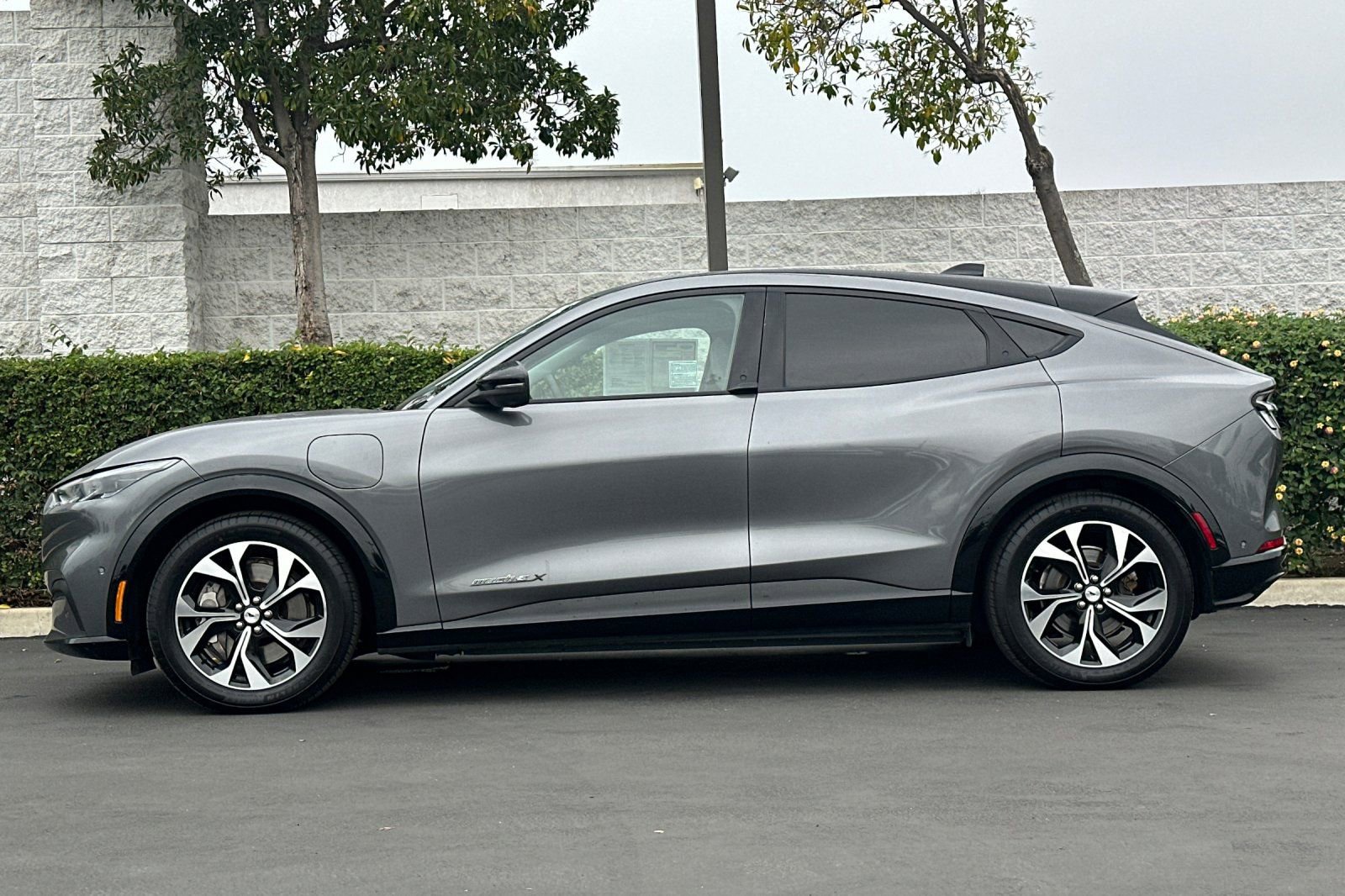 Used 2021 Ford Mustang Mach-E Premium image 7