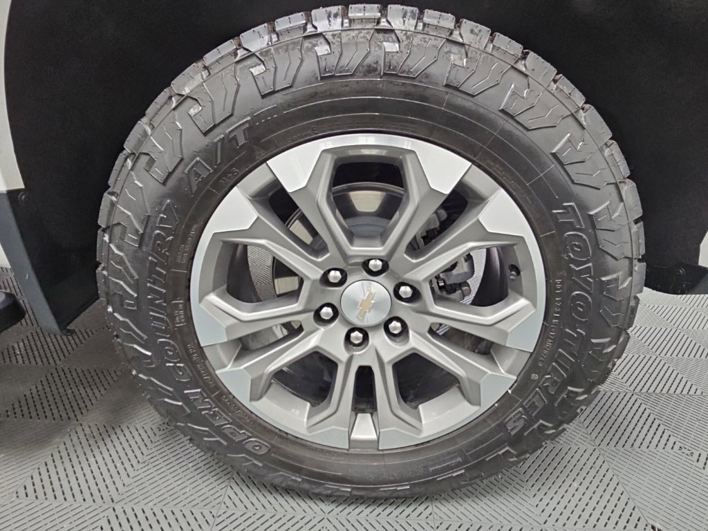 Used 2024 Chevrolet Silverado 1500 High Country w/ Technology Package AWD/4WD image 45