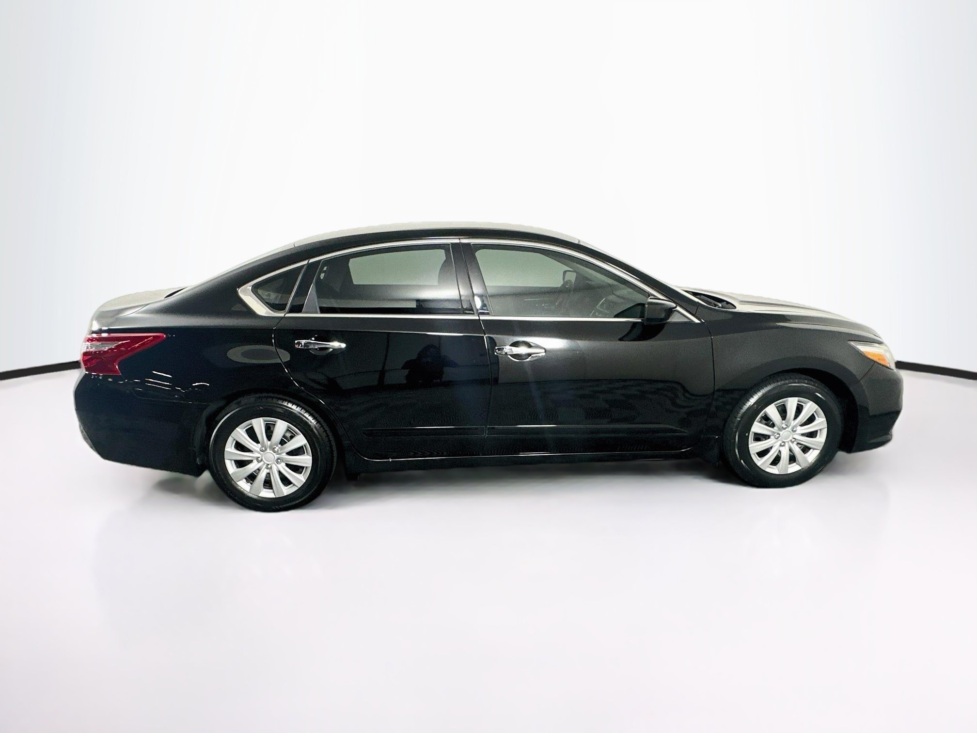 Used 2018 Nissan Altima 2.5 S w/ S Convenience Package FWD image 10