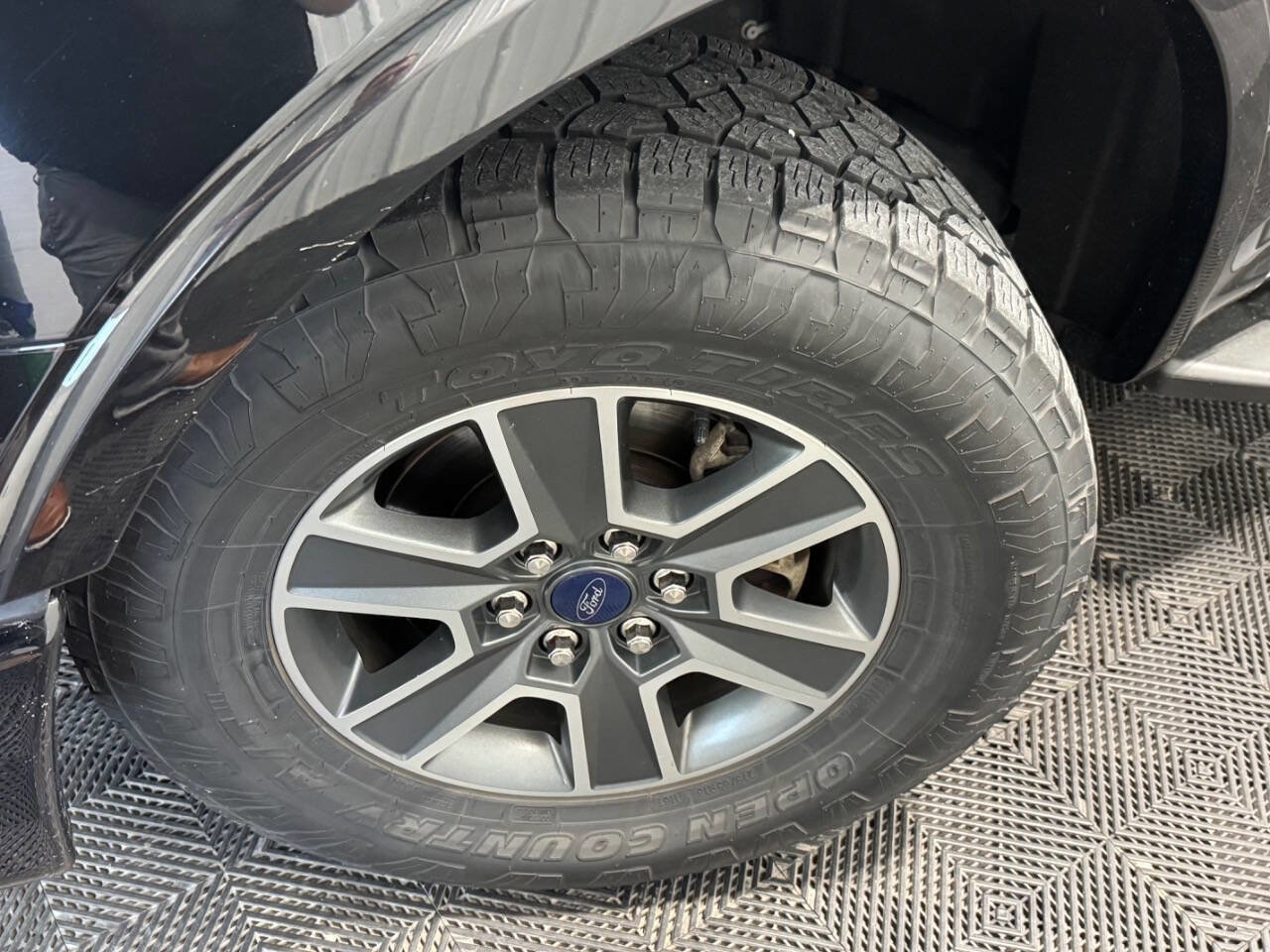 Used 2016 Ford F150 XLT w/ Equipment Group 302A Luxury image 40