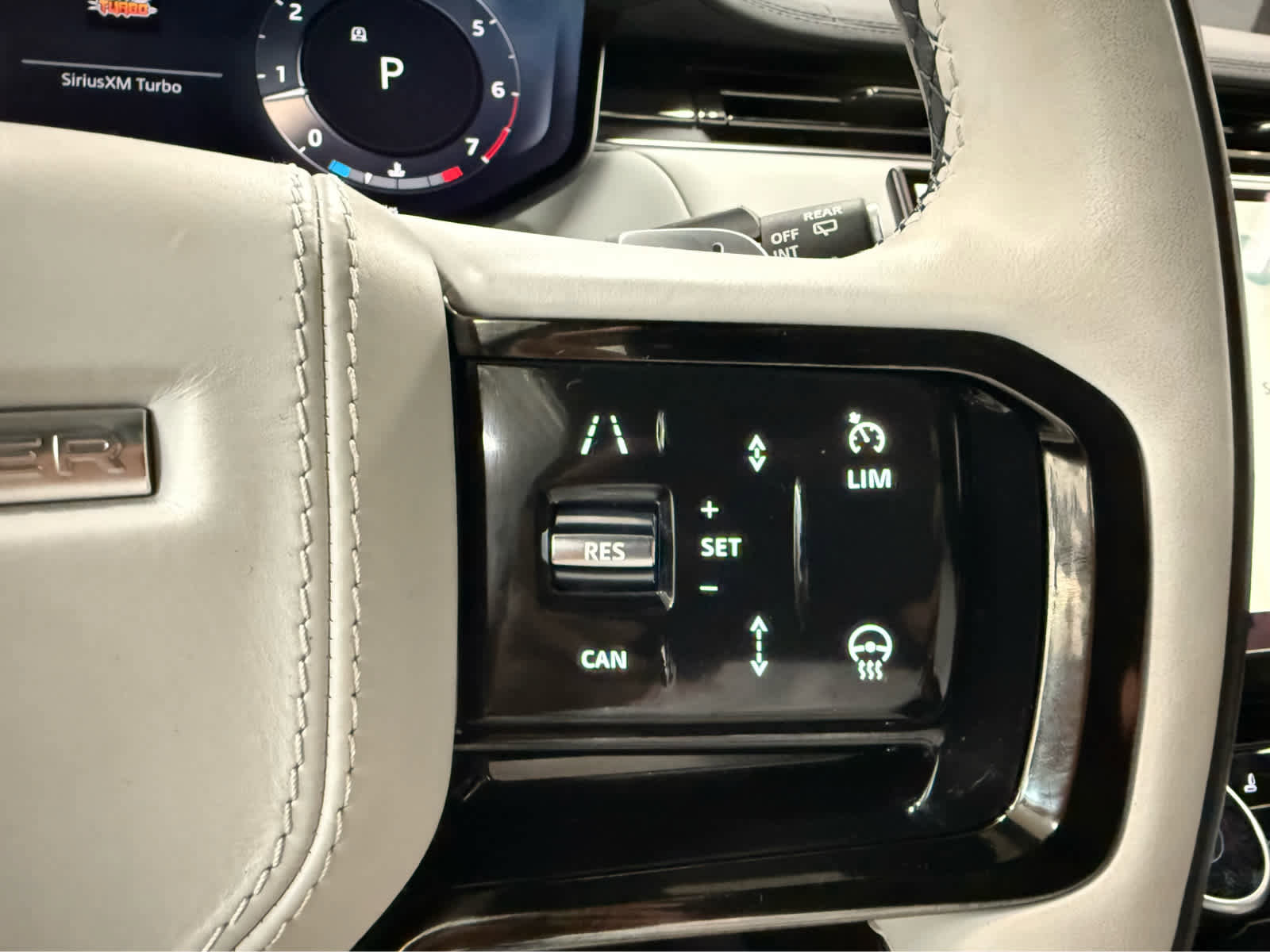 Used 2023 Land Rover Range Rover Sport SE Dynamic image 15