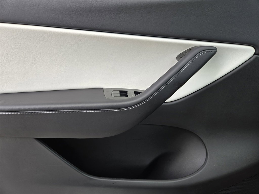 Used 2021 Tesla Model Y 2WD image 25