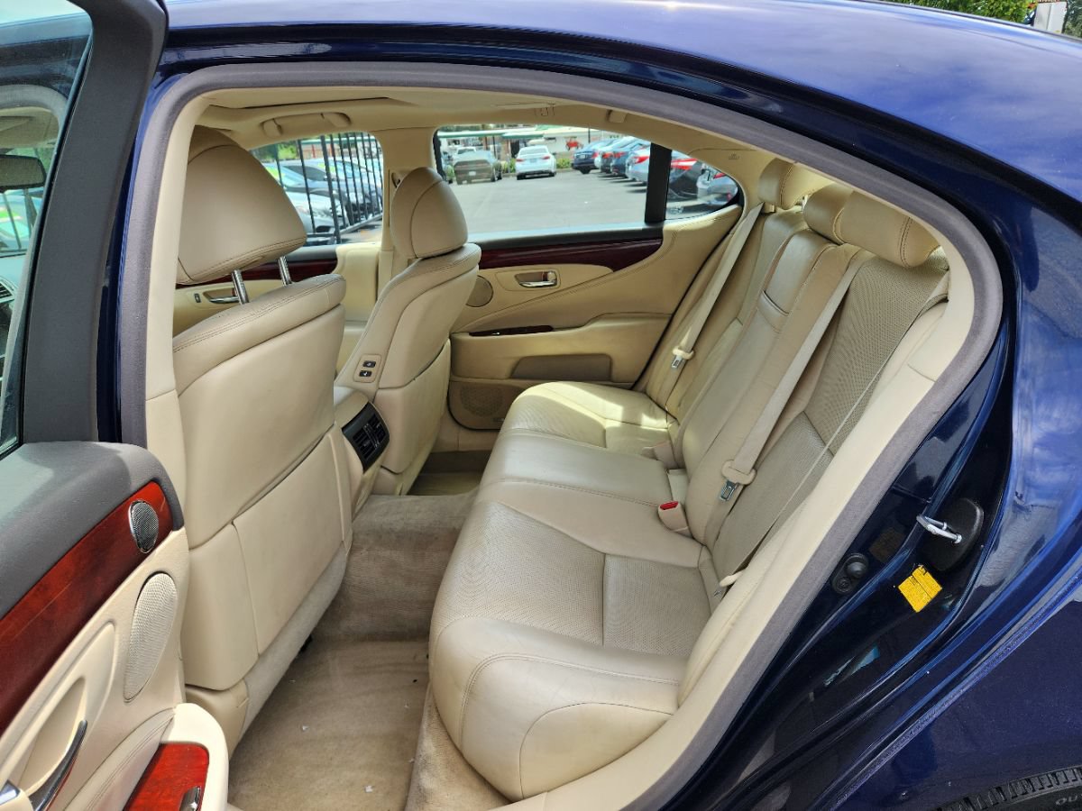 Used 2010 Lexus LS 460 RWD image 11