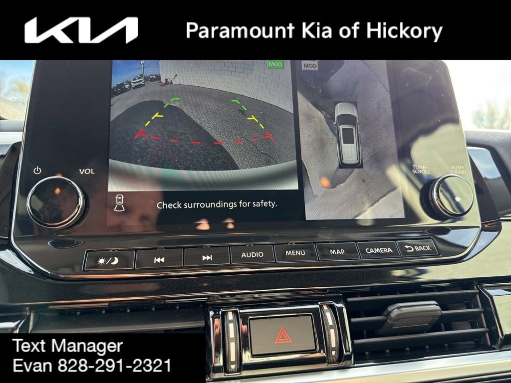 Used 2022 Nissan Pathfinder SL w/ SL Black Package image 21