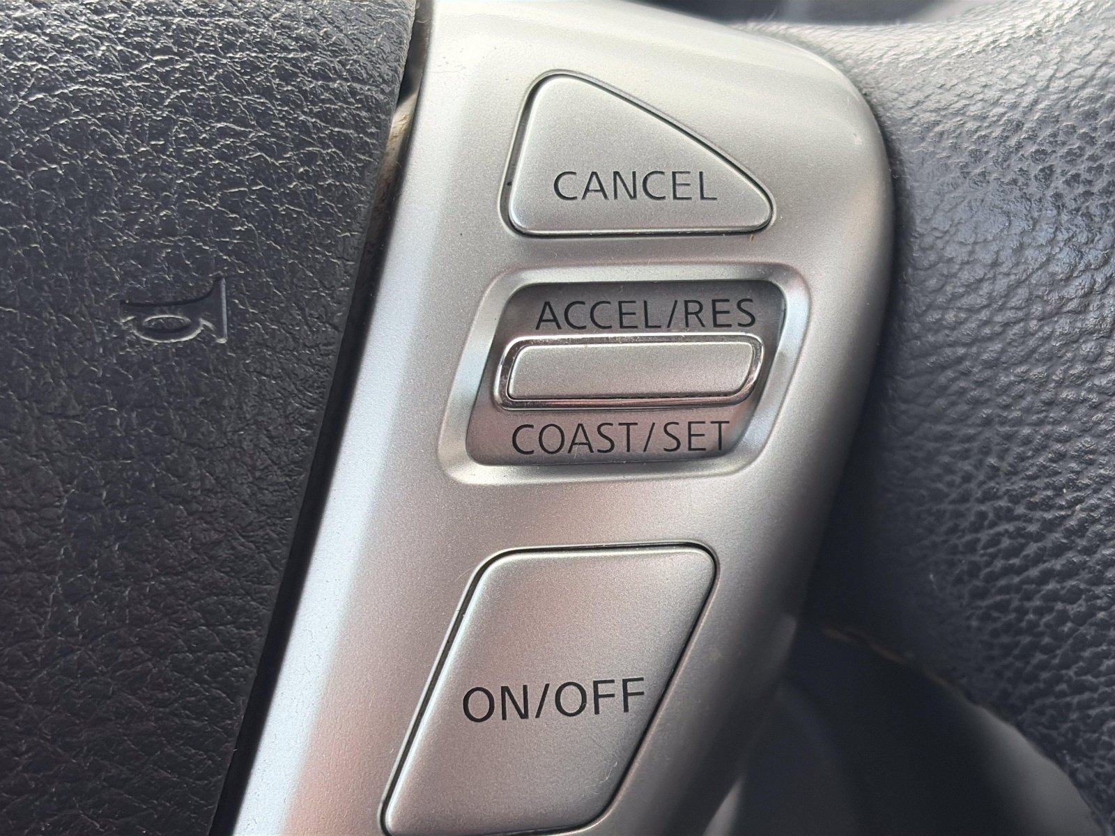Used 2017 Nissan Versa Note SV FWD image 18