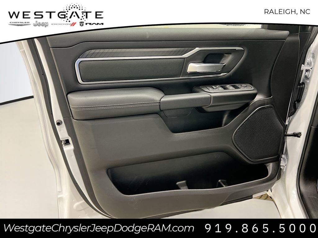 New 2026 RAM 1500 4x4 Crew Cab image 11
