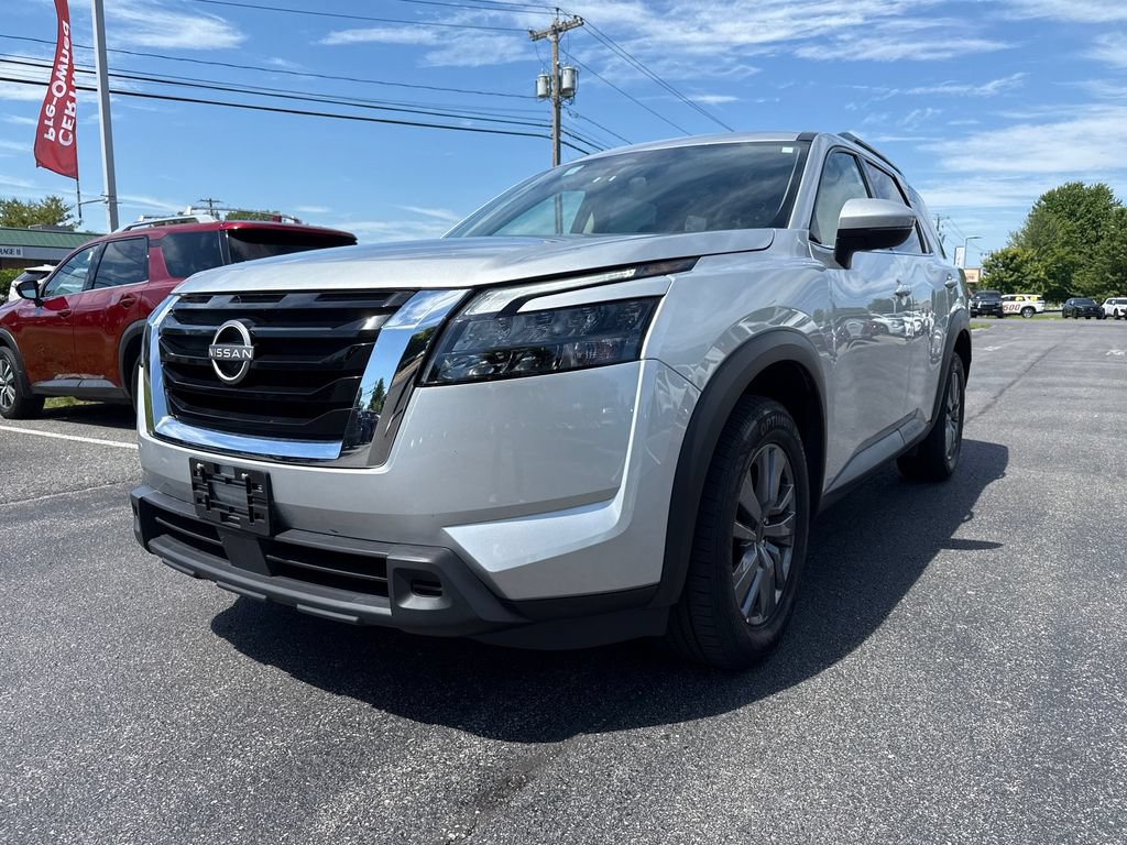 Certified 2024 Nissan Pathfinder SV AWD/4WD image 5