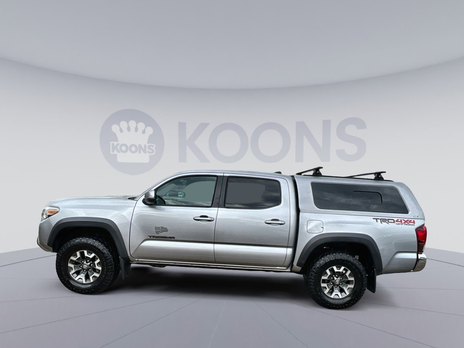 Used 2019 Toyota Tacoma TRD Off-Road image 2