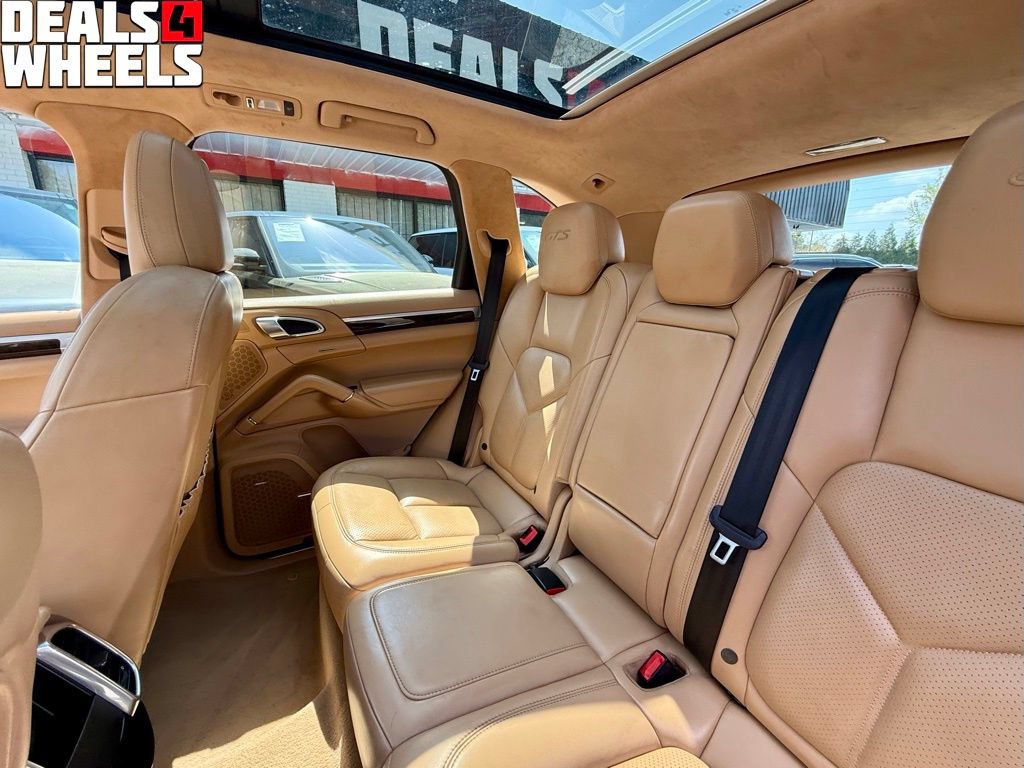 Used 2016 Porsche Cayenne GTS AWD/4WD image 38