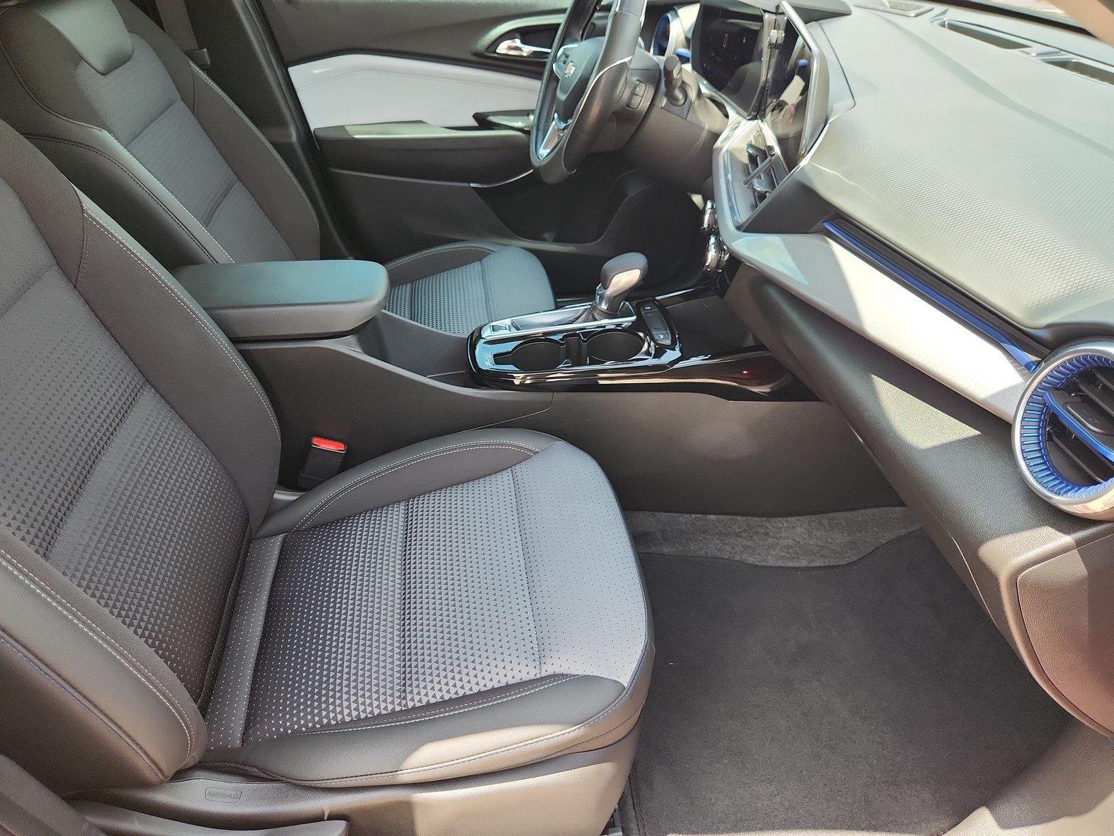 Certified 2024 Chevrolet Trax LT w/ LT Convenience Package FWD image 26