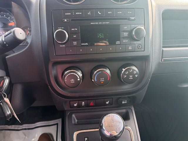 Used 2017 Jeep Patriot High Altitude AWD/4WD image 13