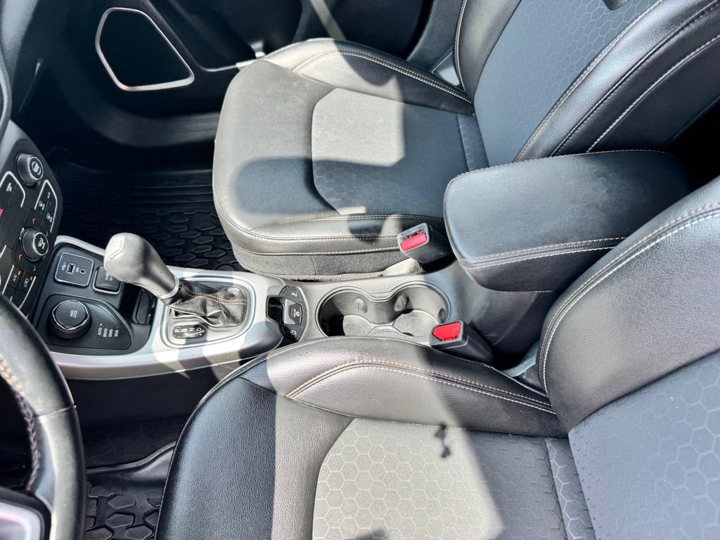 Used 2019 Jeep Compass Latitude w/ Popular Equipment Group AWD/4WD image 16
