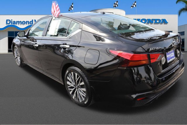 Used 2023 Nissan Altima 2.5 SV w/ SV Premium Package image 4